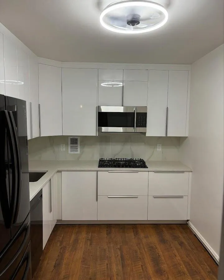 Renovated kitchen with quartz countertops in Longview